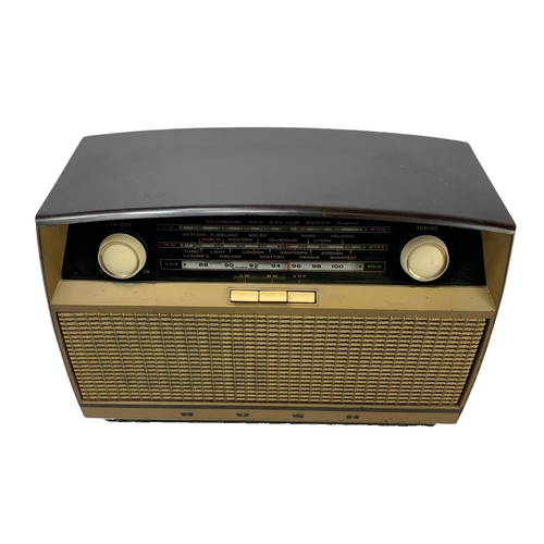 264 - A vintage Bush radio 36 x 24cm