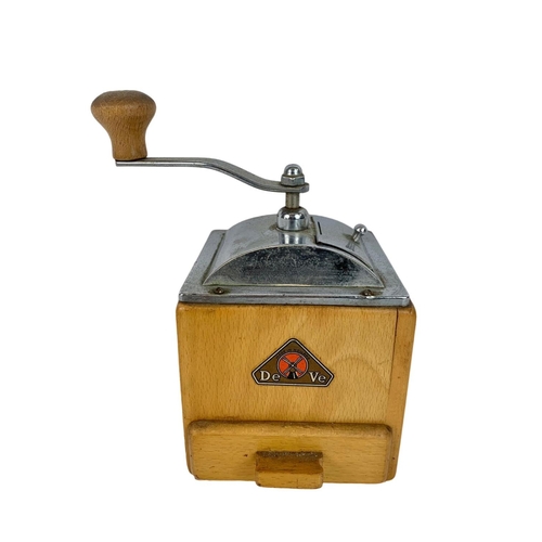 330 - Vintage kitchenware. Including a coffee grinder