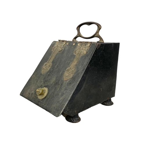 331 - Late 19th century Art Nouveau coal scuttle 23.5 x 33 x 34cm