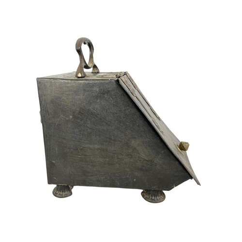 331 - Late 19th century Art Nouveau coal scuttle 23.5 x 33 x 34cm