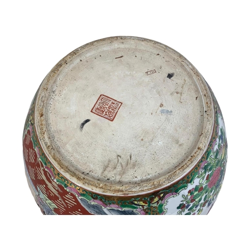 37 - Large Chinese jardiniere. 33 x 25cm