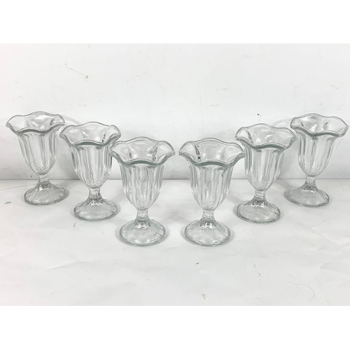 391 - Set of 6 vintage dessert glasses. 15.5cm