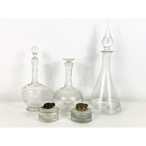 423 - Large Dartington decanter, 2 vintage decanters and 2 inkwells. Largest decanter 37cm