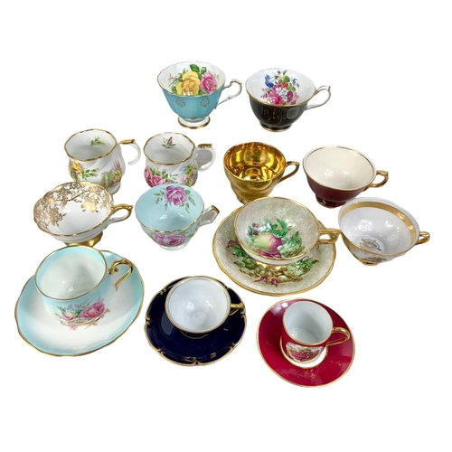 460 - Quantity of tea cups and saucers. Including Royal Albert cup and saucer, Royal Winton cups x2, Salis... 