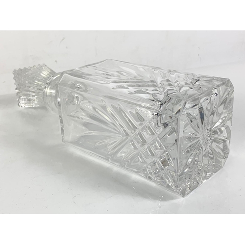 463 - Crystal decanter 27cm