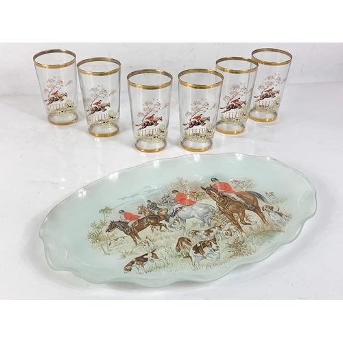 469 - Vintage drinks set with hunting theme. Including a set of 6 matching glasses and tray. Tray measures... 