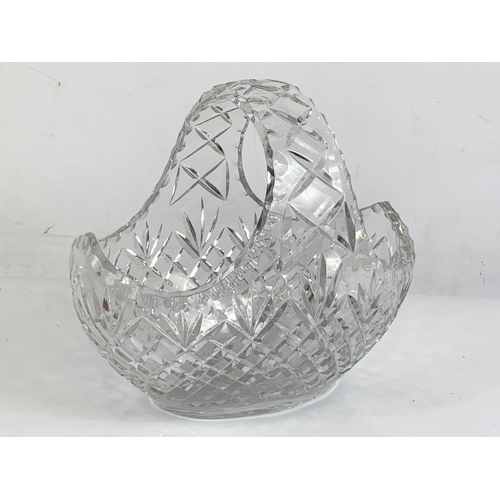 479 - Large heavy crystal basket. 30 x 20 x 27cm