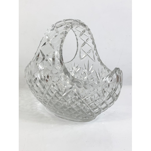 479 - Large heavy crystal basket. 30 x 20 x 27cm