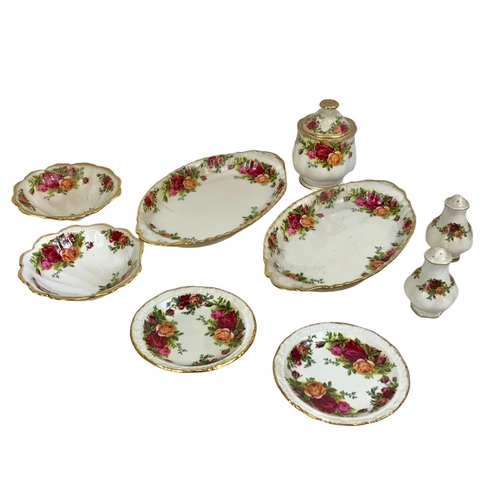 519 - 36 piece Royal Albert Old Country Roses tea set.