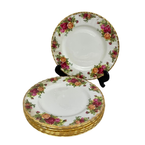 519 - 36 piece Royal Albert Old Country Roses tea set.