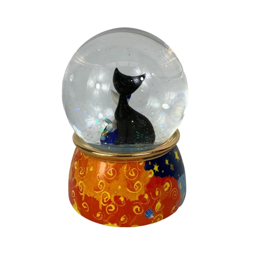 536 - Goebel wind up musical snow globe in box. Globe measures 15cm. Box measures 18cm