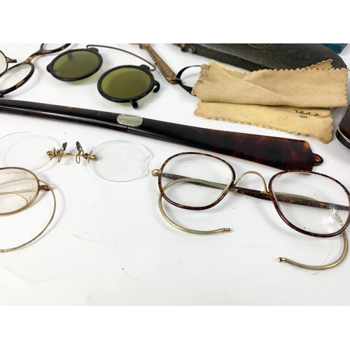 55 - Quantity of Victorian, early 20th century and vintage spectacles.