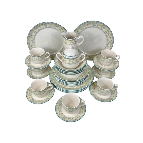 556 - 31 piece Keltcraft dinner set. Designed by Noritake.