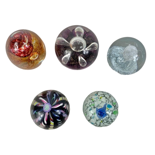 569 - 5 Art Glass paperweights. Including Selkirk and Caithness.