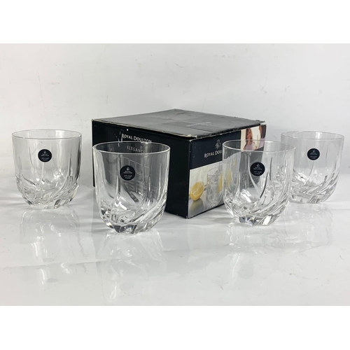 580 - Set of 4 Royal Doulton crystal whisky glasses in box. Glasses measure 9 x 10cm. Box measures 19 x 19... 