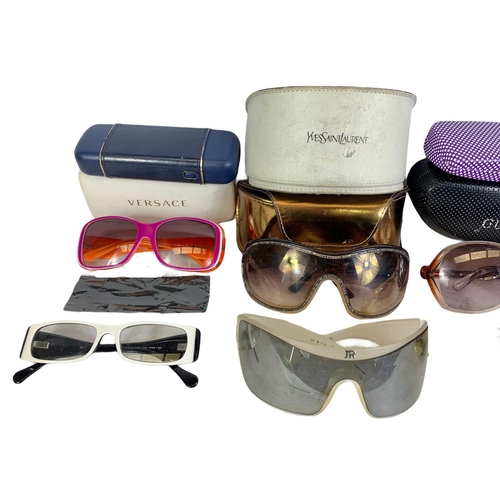 657 - Quantity of sunglasses