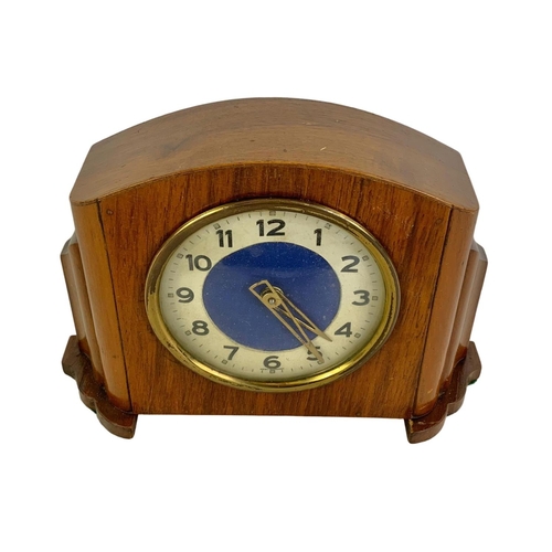 66 - 1950’s Art Deco walnut mantle clock. 21.5 x 15cm