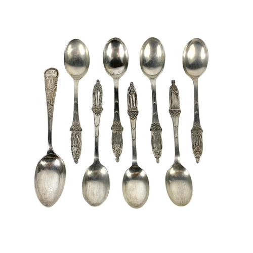 663 - Set of 7 silver spoons depicting British monarchs and another silver spoon. 147 grams