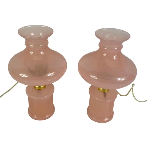 97 - Pair of vintage vaseline glass lamps. Circa 1960. 25cm