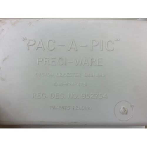 365 - A vintage PAC-A-PIC picnic box and trays. Preci-Ware 37.5 x 31.5 x 26.5cm.