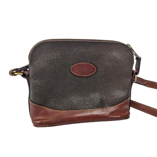 686 - Leather Mulberry Lady's bag. Purse excluding strap is 20x7x15cm