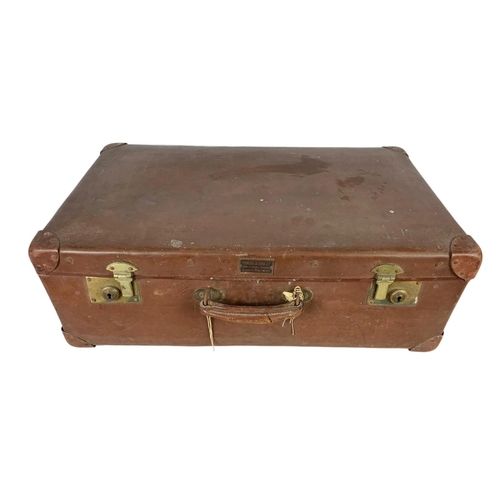 379 - 5 vintage cases. Largest measures 72cm