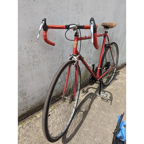 386 - Vintage Bates of London bicycle with Accles of Pollock tubing, 23 inch frame. Circa 1946. With extra... 