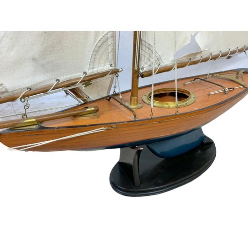 160S - A large model yacht. 98 x 87cm.