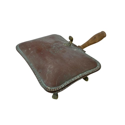 371c - Sundry lot. Including 2 hip flasks in leather cases, largest measures 17cm. A table top display case... 