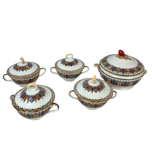 400c - A a 21 piece early 20th century Royal Doulton “Cellini” dinner set. Circa 1920. 4 tureens 29cm, a la... 