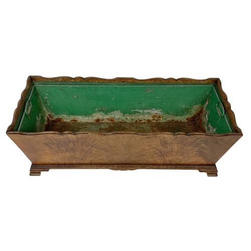 50d - An Edwardian mahogany planter with liner in the 1760’s style on ogee feet. 67 x 25.5 x 24.5cm.