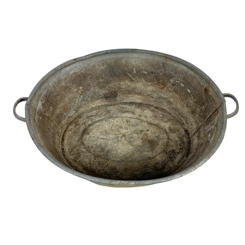 75i - A large early 20th century galvanised tub. Circa 1930. 82 x 59.5 x 31cm.