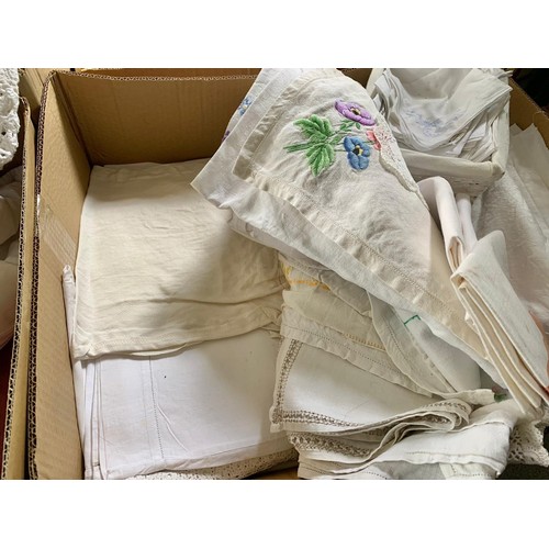 711a - A large quantity of linen.