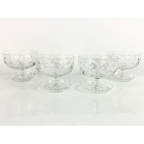 534c - Set of 4 crystal cocktail/dessert glasses. 9.5 x 8cm