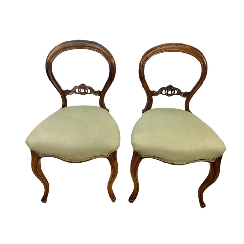 1001 - A set of 6 Victorian rosewood balloon back chairs. Circa 1870.