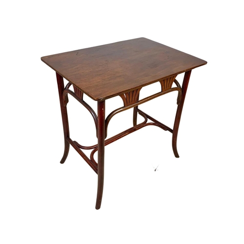 980 - A vintage bentwood table. 72 x 52 x 73cm