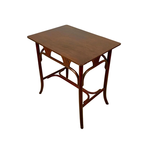 980 - A vintage bentwood table. 72 x 52 x 73cm