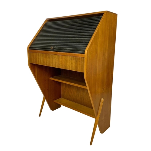 984 - A 1950’s walnut and beech writing bureau with drawer. 67 x 41 x 101.5cm