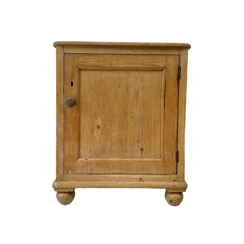 995 - Small Edwardian pine cupboard with 2 fitted shelves. Circa 1900/1910. 54 x 36 x 64cm