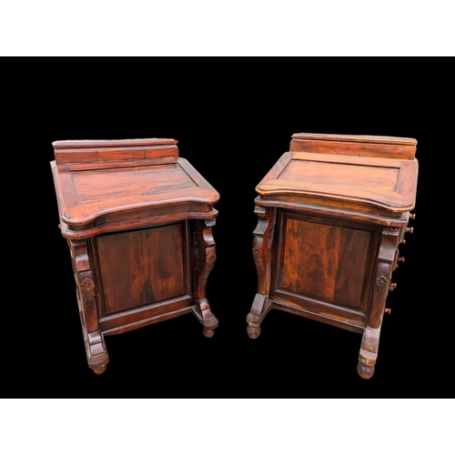 1042 - 2 reproduction Davenport's desks, 54x53x 85.5cm