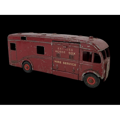 133 - A Dinky Horse-Box model. 17cm