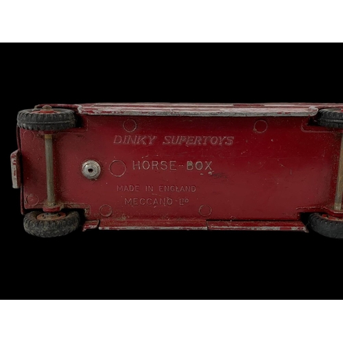 133 - A Dinky Horse-Box model. 17cm