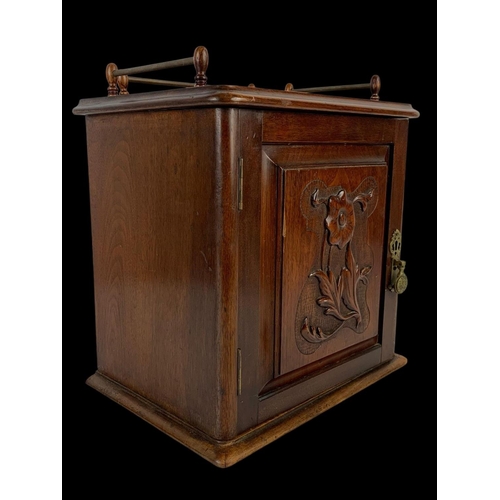 36 - A Victorian mahogany table top cabinet with 3 fitted drawers. Circa 1880-1900. 34.5 x 24 x 37.5cm.