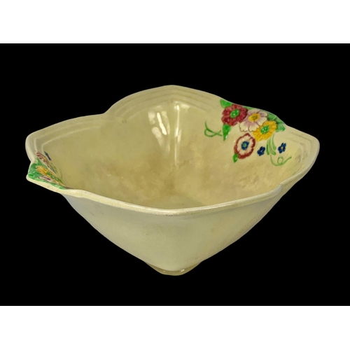 415 - An Art Deco Gardenia bowl. 30 x 24 x 10cm