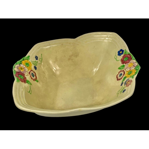 415 - An Art Deco Gardenia bowl. 30 x 24 x 10cm