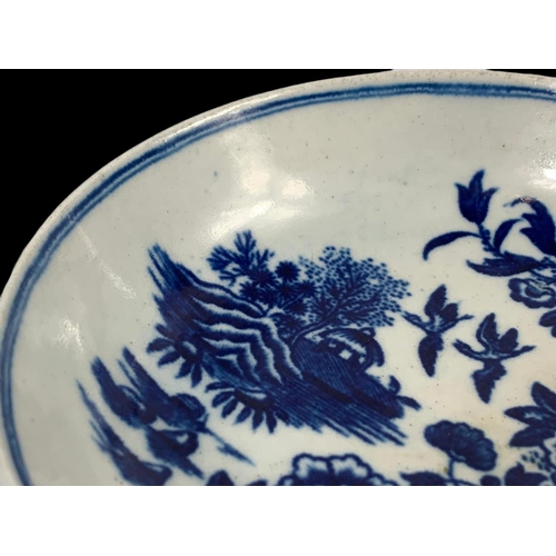 431 - An 18th century first period Worcester “Fence” pattern blue and white porcelain tea bowl. Circa 1765... 