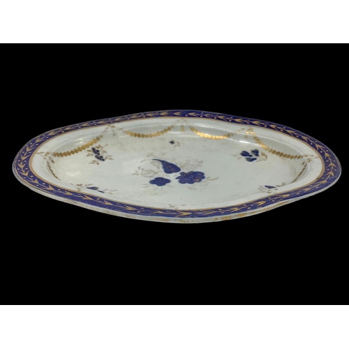 434 - An 18th century Caughley “Salopian” blue and white porcelain platter. Circa 1780. 23.5 x 17cm.