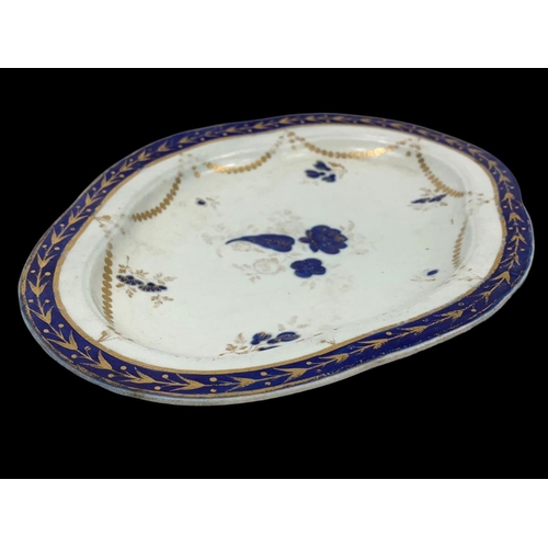 434 - An 18th century Caughley “Salopian” blue and white porcelain platter. Circa 1780. 23.5 x 17cm.