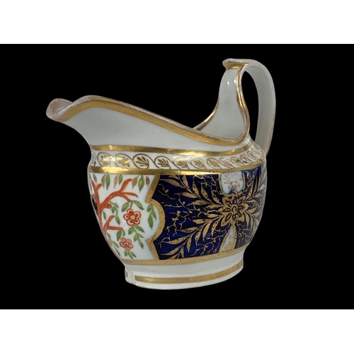 435 - A late 18th century/early 19th century Worcester Chamberlain cream jug. Circa 1790-1820. 15 x 12.5cm... 