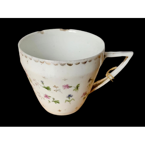 457 - A pair of 19th century Meissen porcelain tea cups